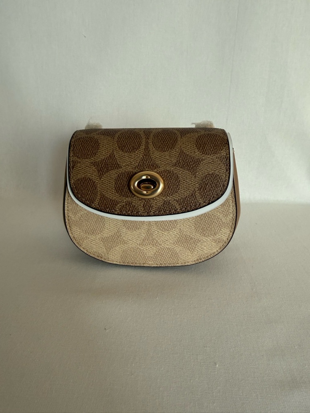 Price is firm NWT Coach Turnlock Card Case Blocked Canvas mini crossbody CZ474 - Picture 3 of 4